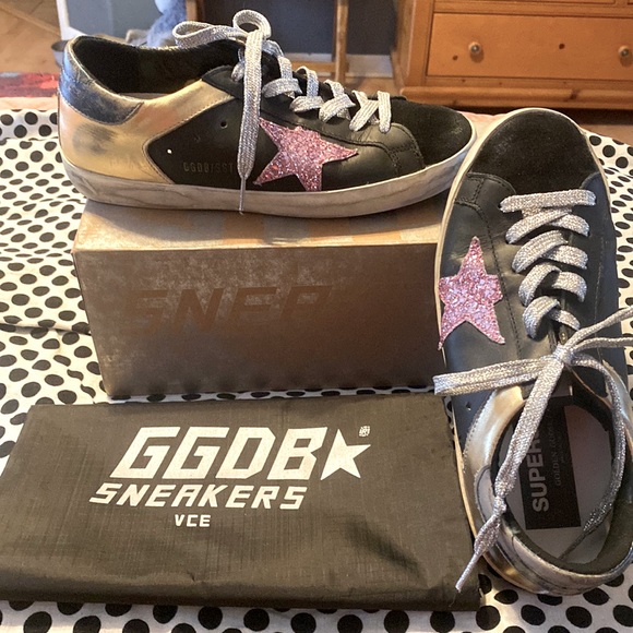 GGDB Sneakers Shoes - Golden Goose Black/Gold with Pink Star.